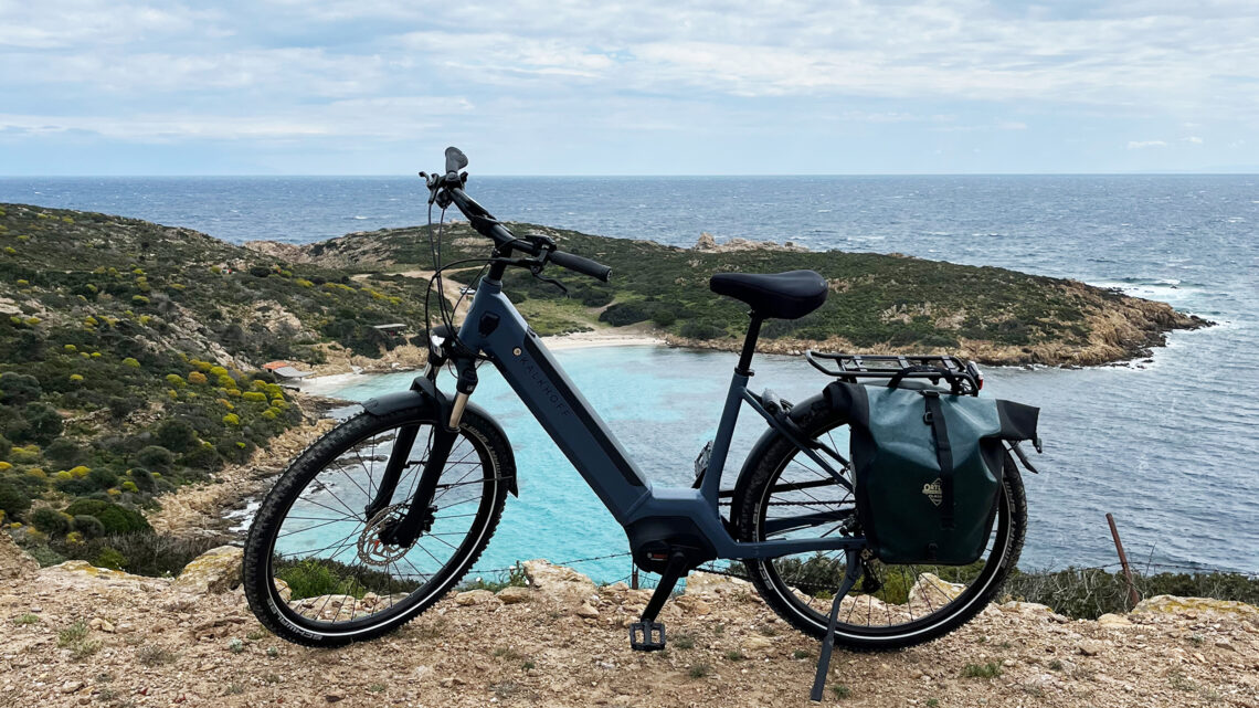Claudia und Anneke fuhren mit ihren Kalkhoff E-Bikes durch Sardinien.
